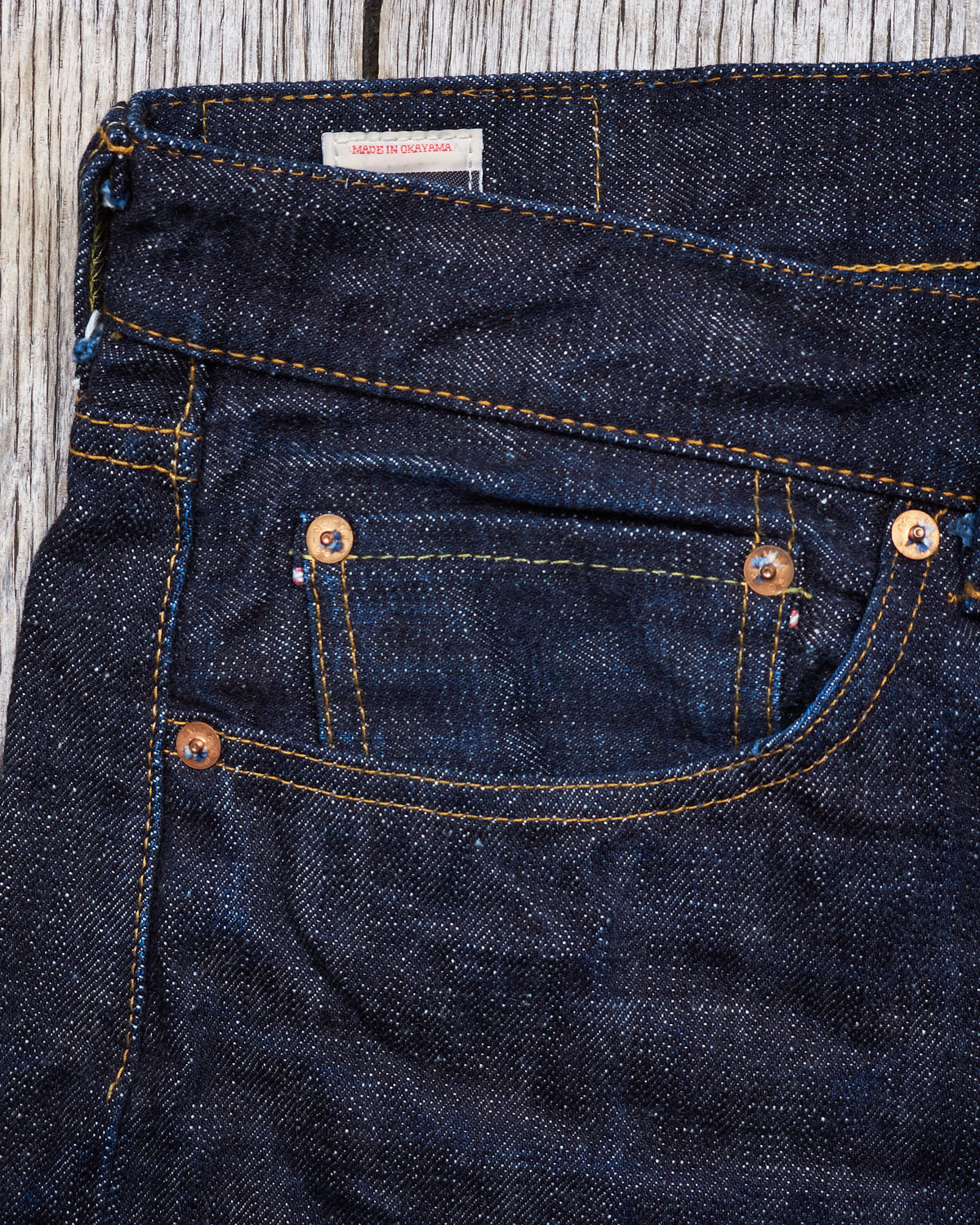 Second Hand Momotaro Lot 0605-82 Natural Tapered 16oz Texture Denim W36