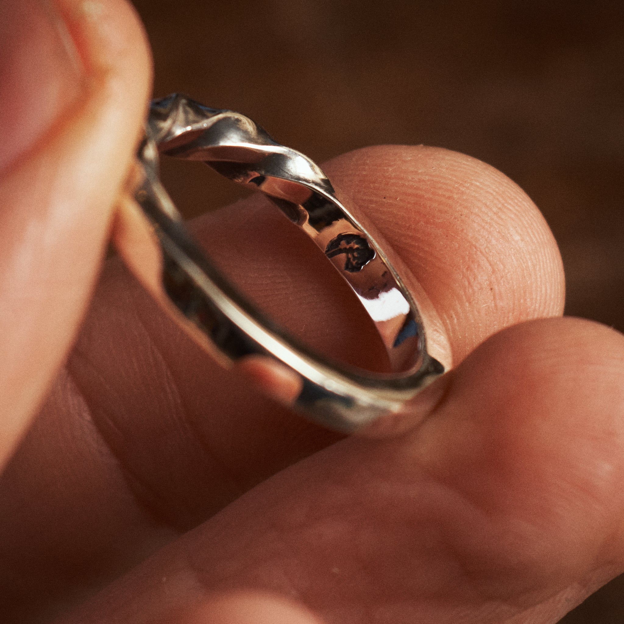 Larry Smith Square Twisted Ring RG-0066 – Second Sunrise