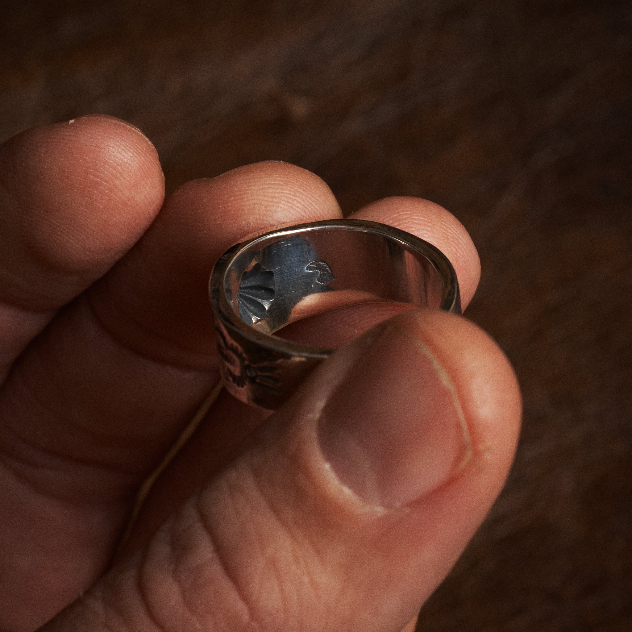 Larry Smith Small Shell Ring RG-0048 – Second Sunrise